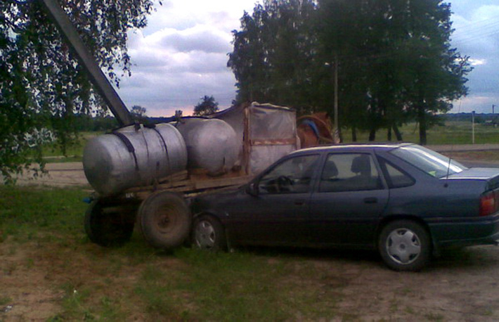 Барановичский район: гужевая повозка под управлением нетрезвого возницы наехала на Opel Vectra